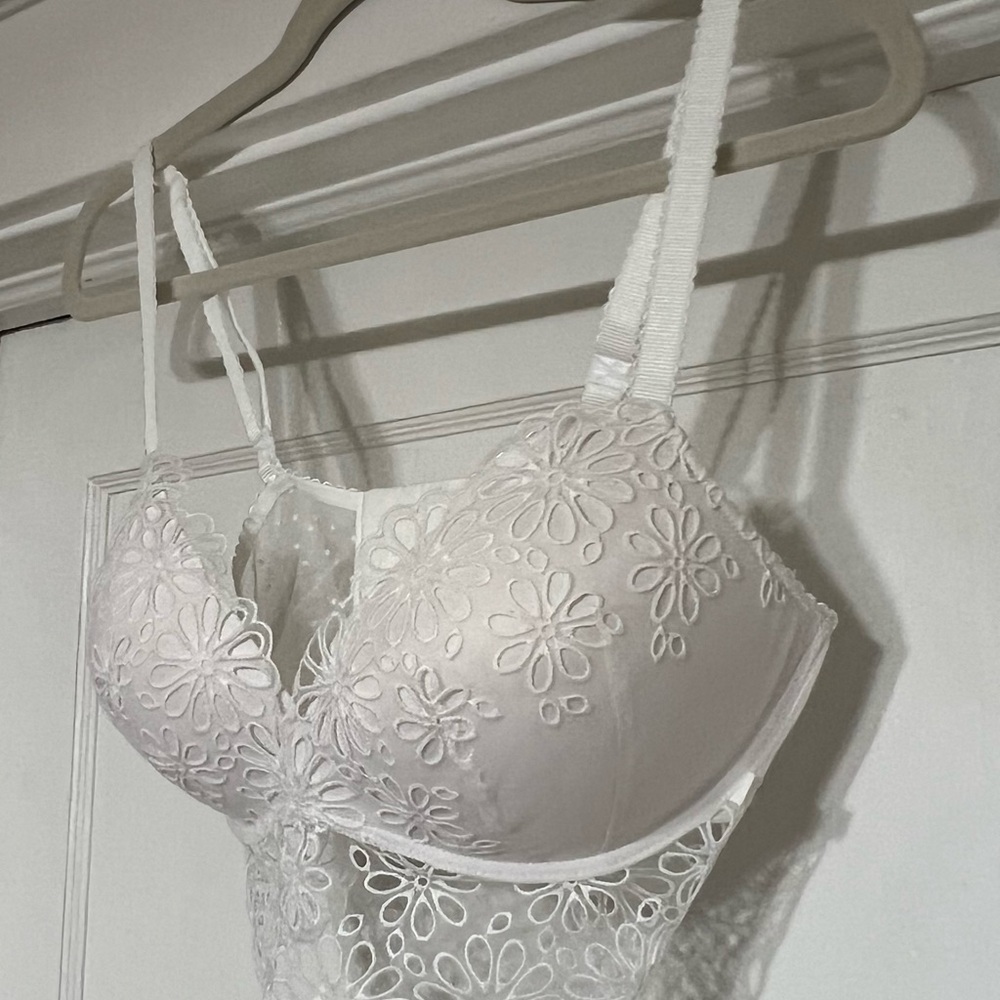 Sexy Tee Daisy Eyelet Wireless Push-Up Bra Top